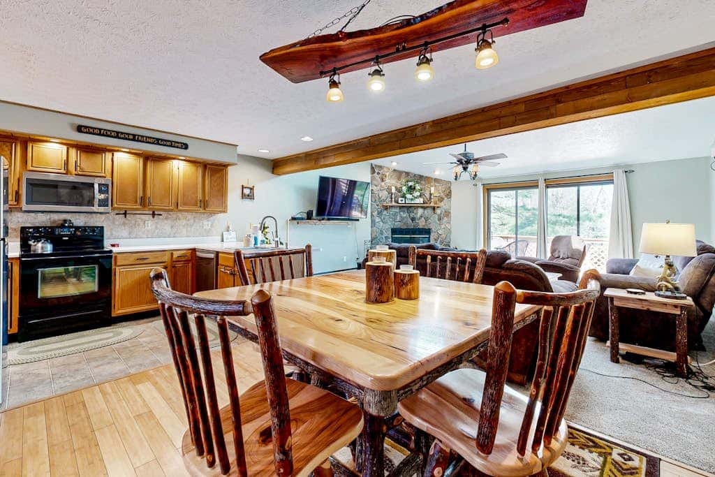 Charming 2BR Townhouse - FIREPLACE - Oakland
