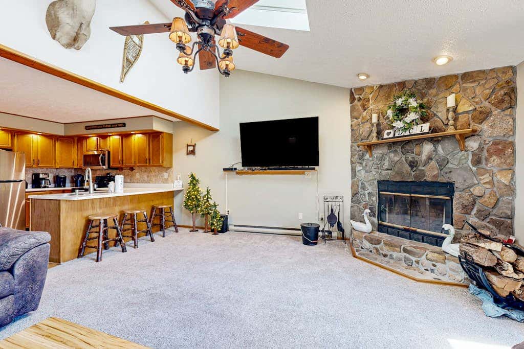 Charming 2BR Townhouse - FIREPLACE - Oakland