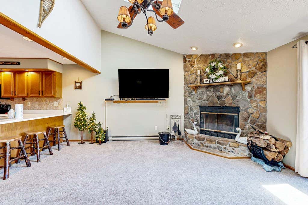 Charming 2BR Townhouse - FIREPLACE - Oakland
