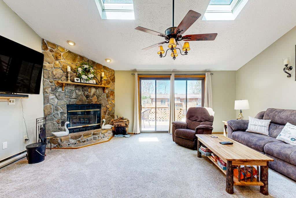 Charming 2BR Townhouse - FIREPLACE - Oakland