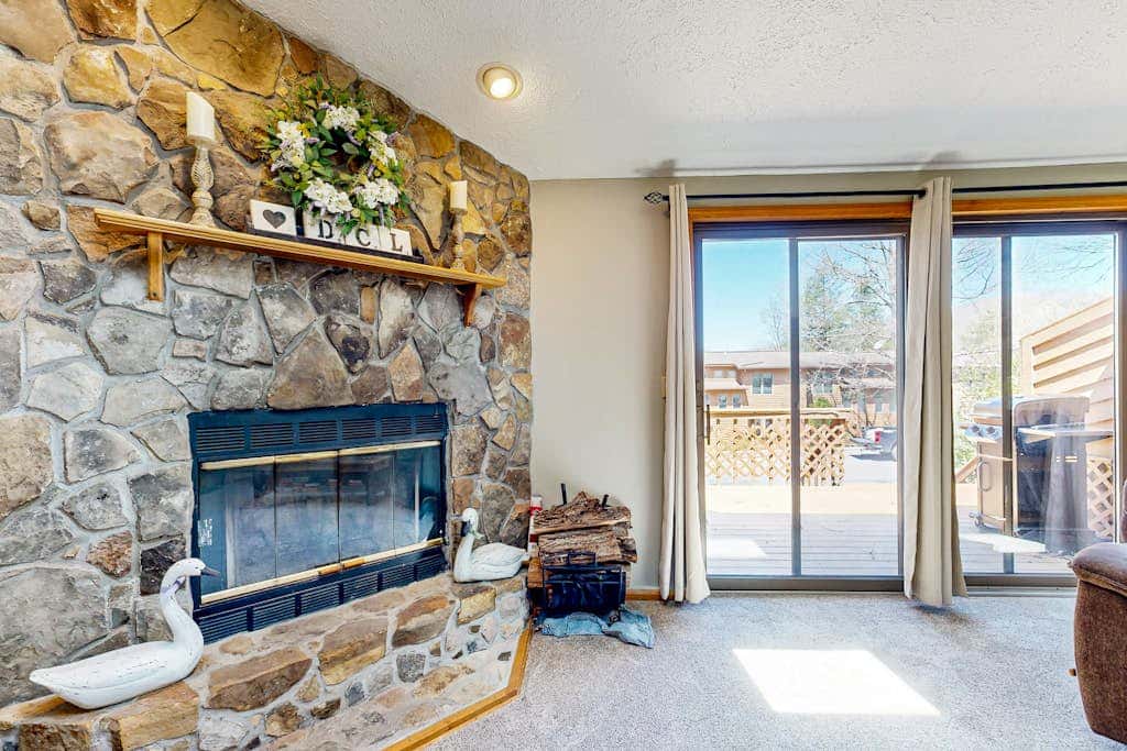 Charming 2BR Townhouse - FIREPLACE - Oakland