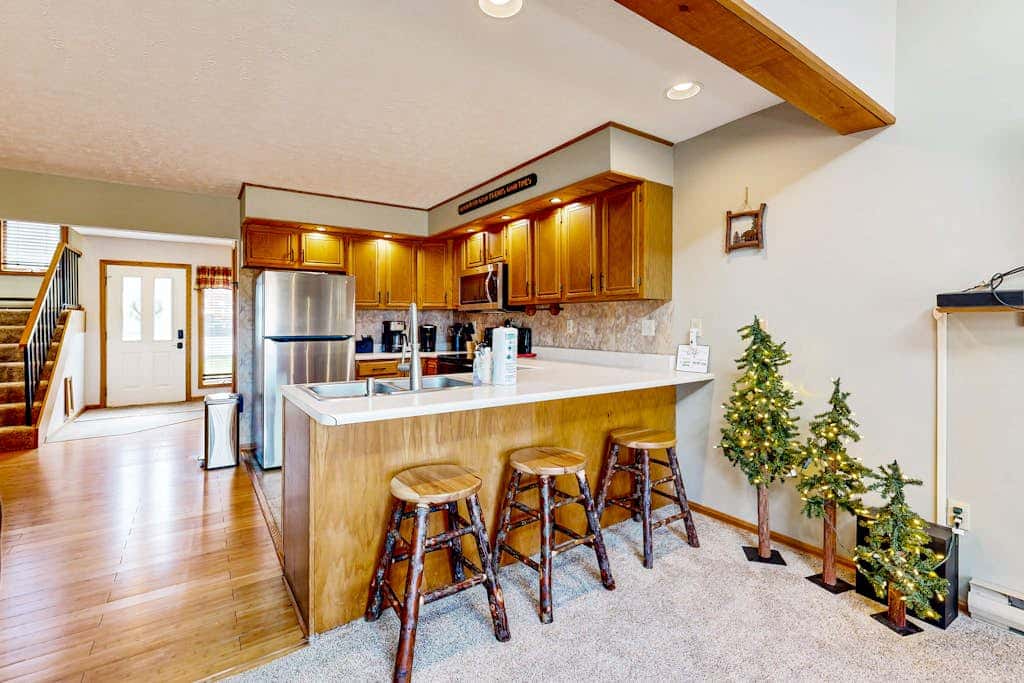Charming 2BR Townhouse - FIREPLACE - Oakland