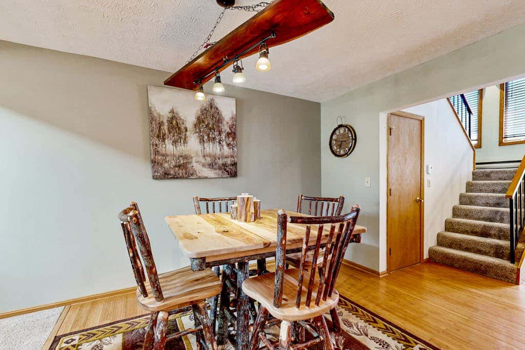Charming 2BR Townhouse - FIREPLACE - Oakland