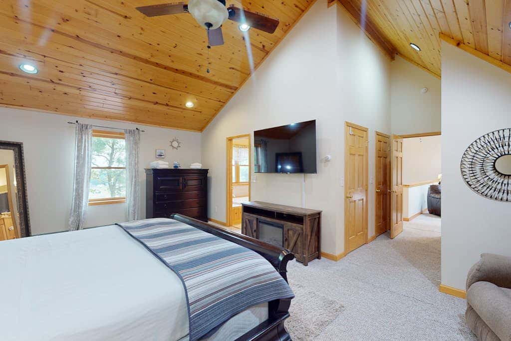 Stylish 4BR Home - LAKE VIEW - Deep Creek Lake