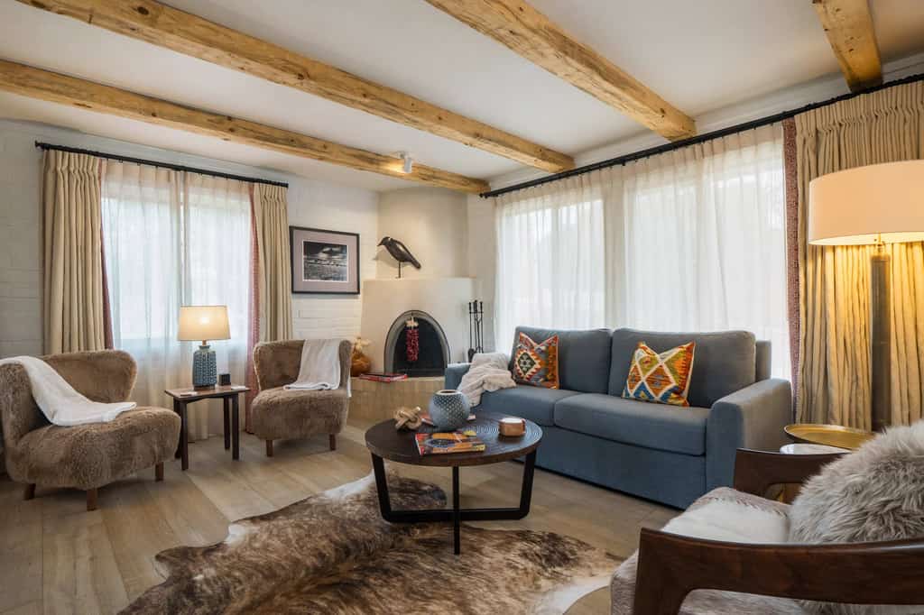Wake up to soft Santa Fe light, mountain views, and the feeling of being tucked into your own elevated retreat just a short walk from the Plaza. Casa Artist Vista is designed for an easy, elevated Santa Fe stay, with one king bedroom and one queen bedroom, and room to sleep four comfortably. This home echoes the warm Southwestern character, with beautiful indoor-outdoor spaces for slow mornings, sunset drinks, and relaxed evenings after exploring. This is the kind of Santa Fe getaway that feels refined, comfortable, and hard to leave.