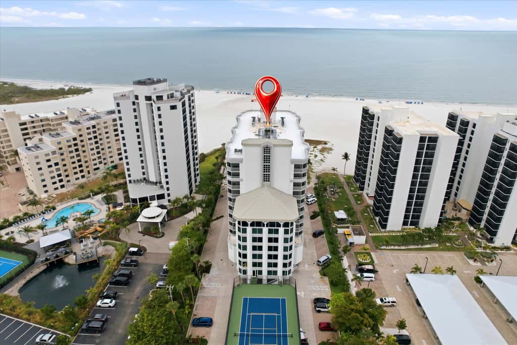 Beachfront Bliss, Cozy Condo with Patio, Pool & Stunning Views!