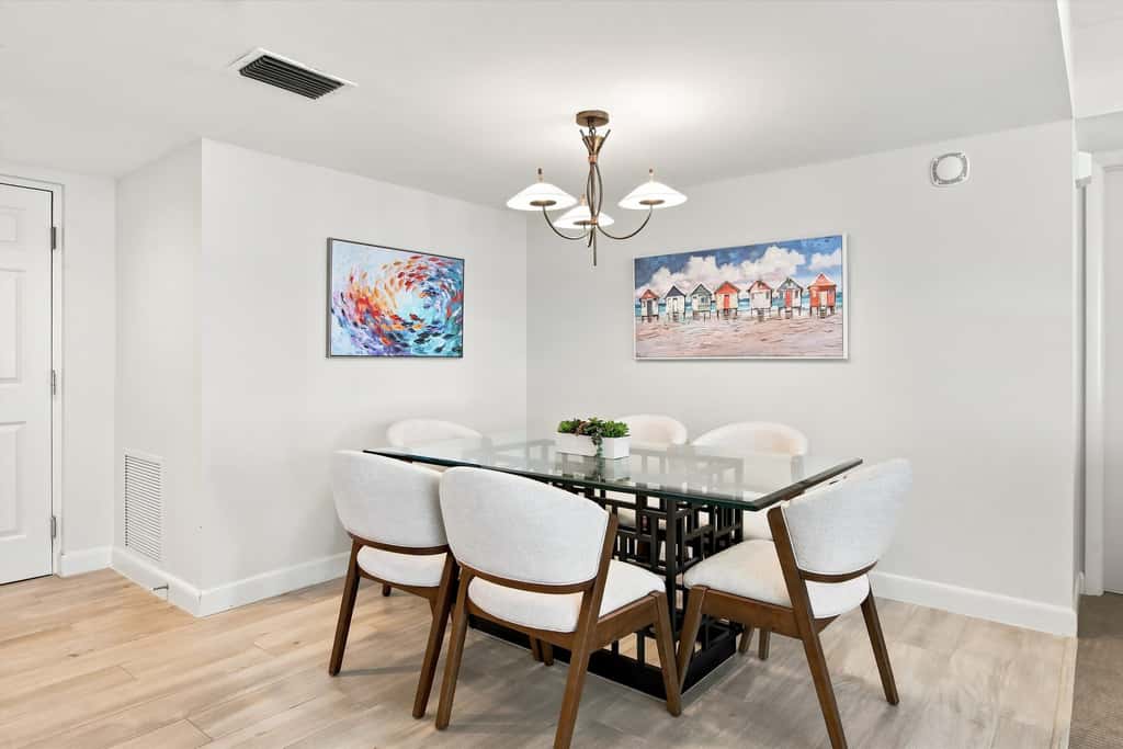 Beachfront Bliss, Cozy Condo with Patio, Pool & Stunning Views!