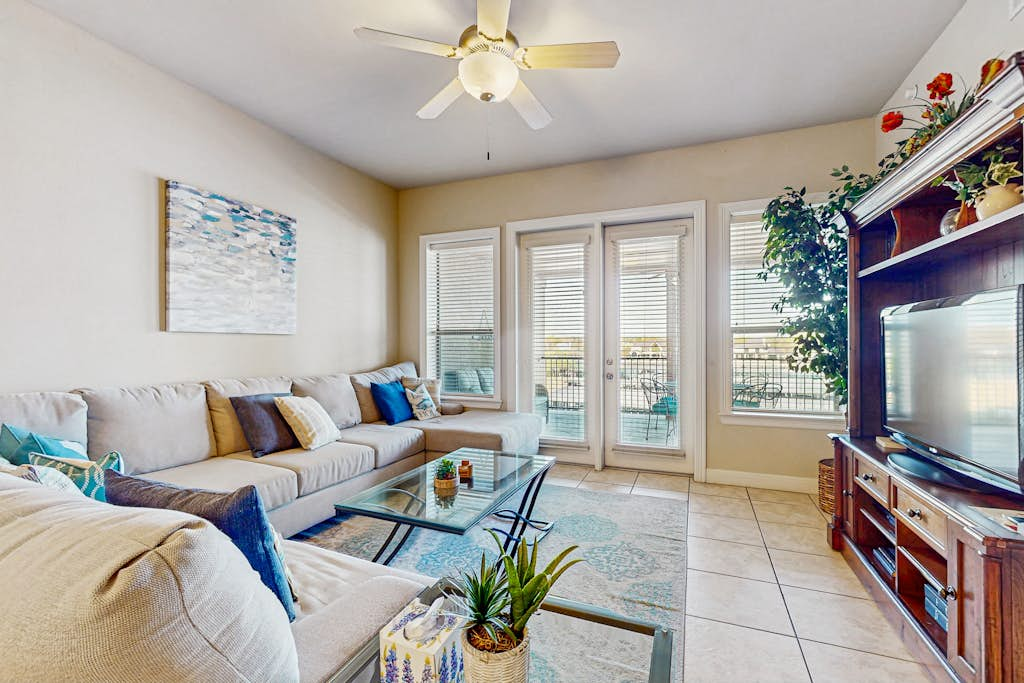 The Waters Condo Building 3 - Horseshoe Bay Hideaway