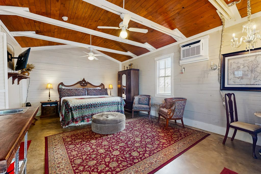 Travis Street - Travis Cottage