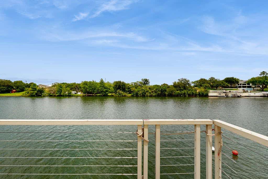 Dog-friendly lakefront home with private sundeck