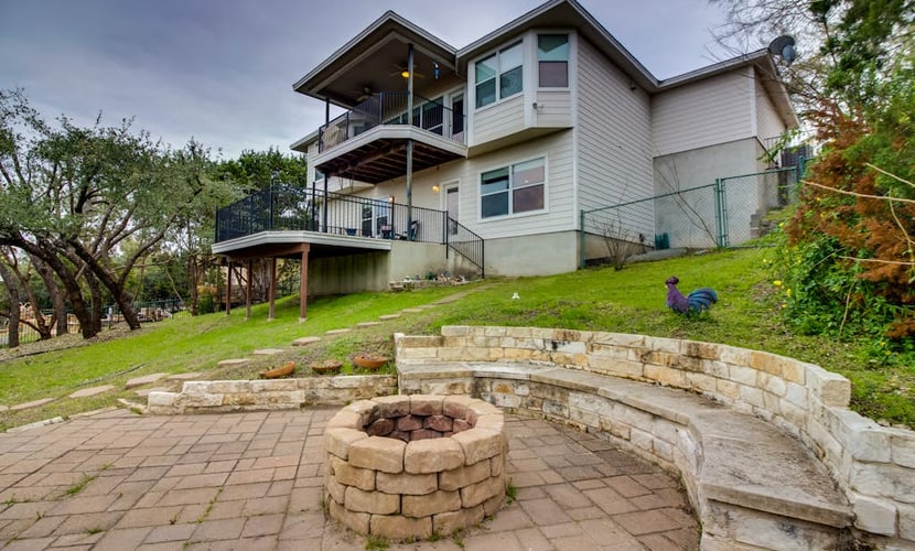 Wonderful lake-view home with game room & firepit