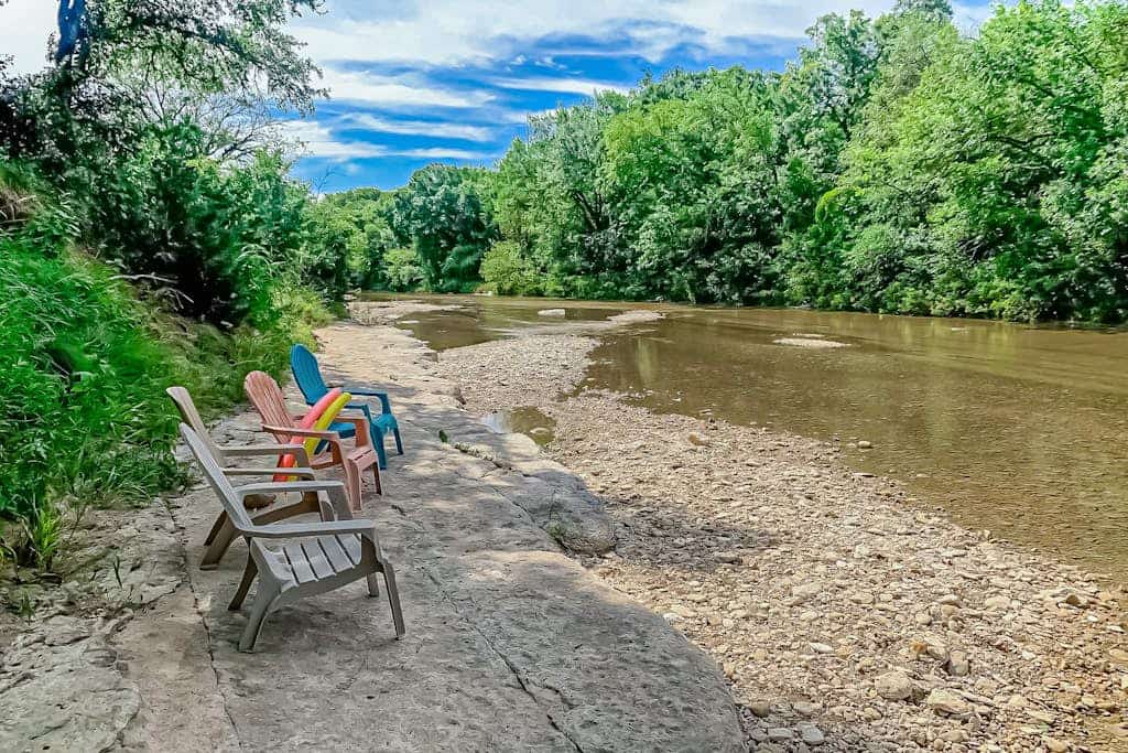 Peaceful riverfront home with enclosed yard - walk to the river