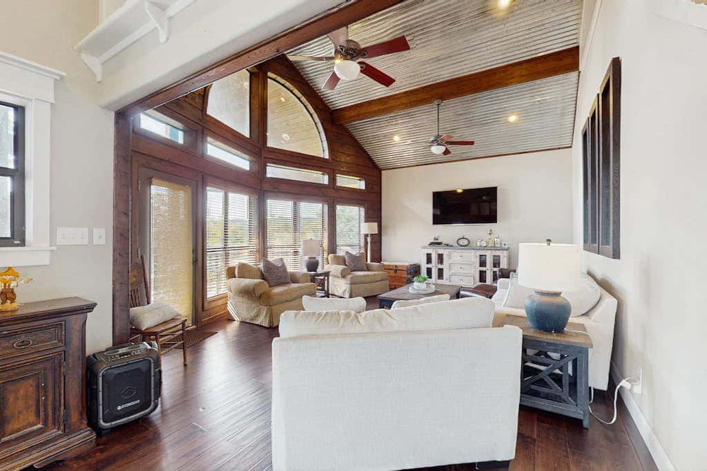 Opulent Waterfront 118B