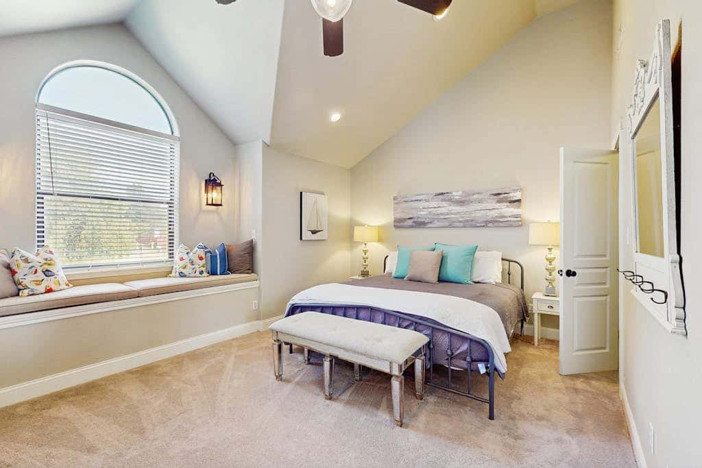 Opulent Waterfront 118B