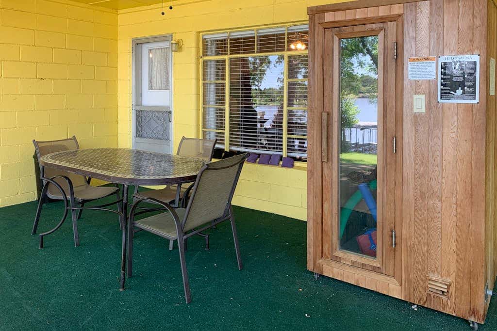 Sunny Days Lake Retreat