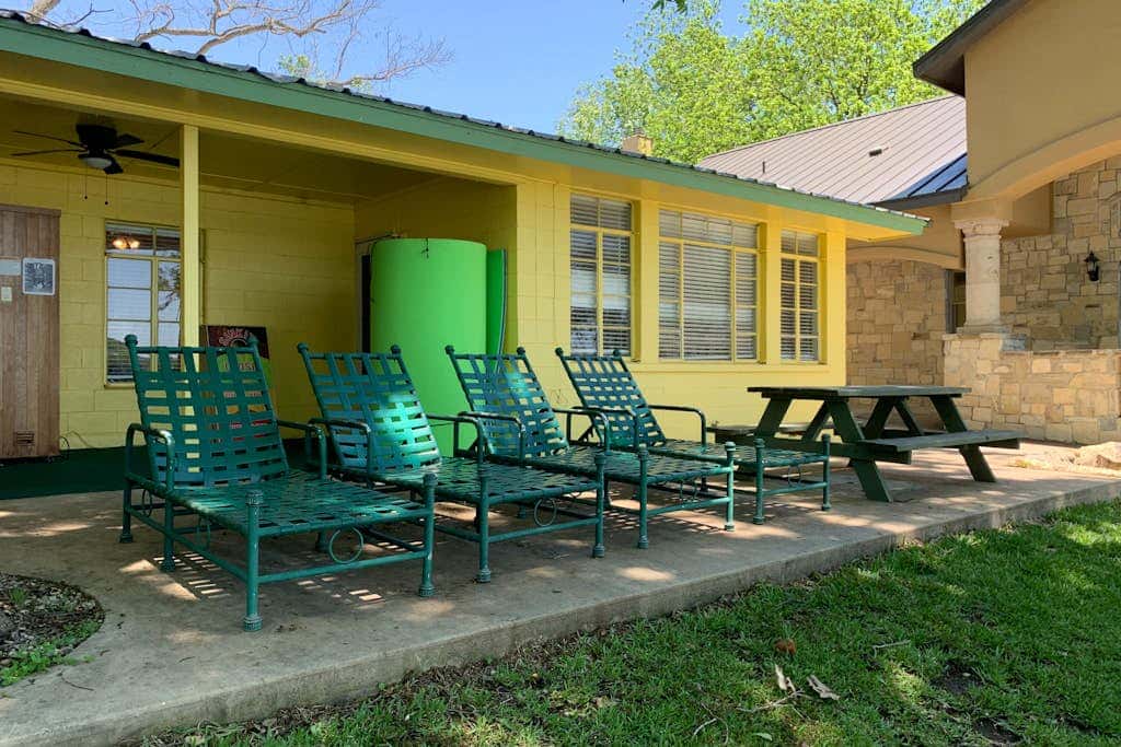 Sunny Days Lake Retreat