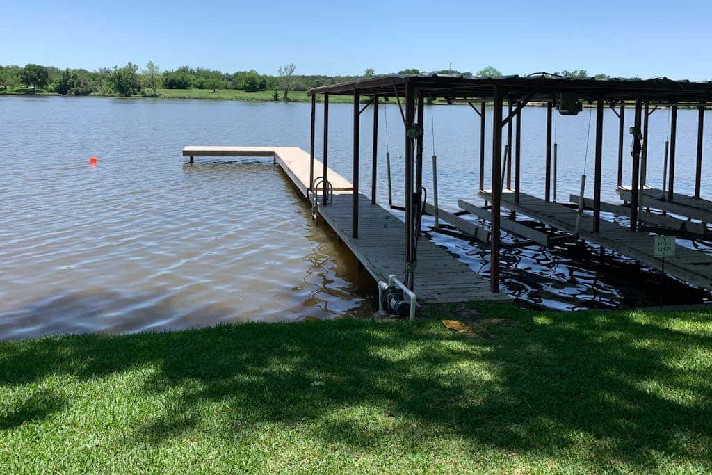 Sunny Days Lake Retreat