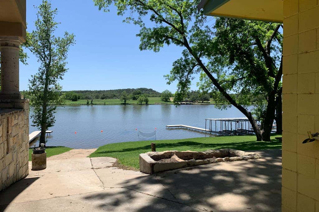 Sunny Days Lake Retreat