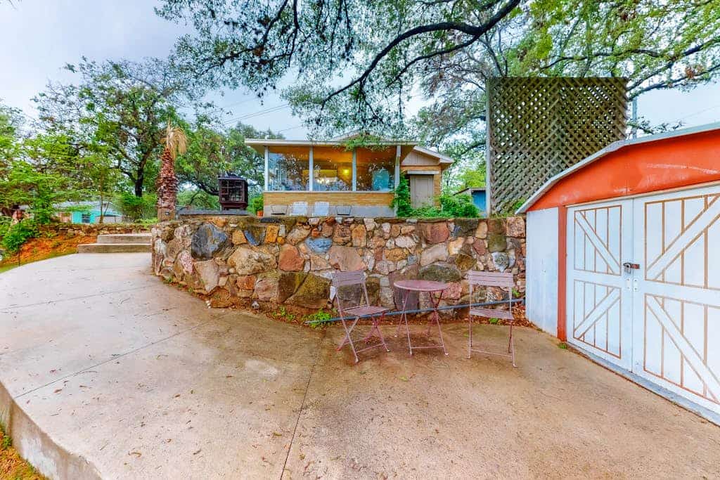 Wonderful Lakefront Home w/ Yard, Water Views, Central AC, WiFi, Private W/D