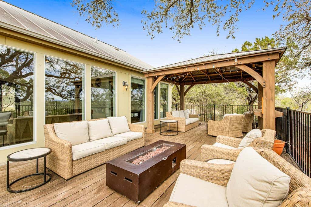 Cliff side Oasis
