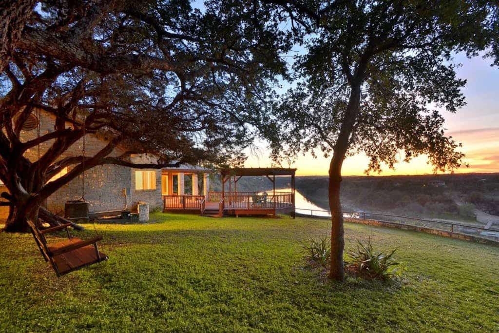 Regal riverfront home with 2 cabins - 2 miles to marina