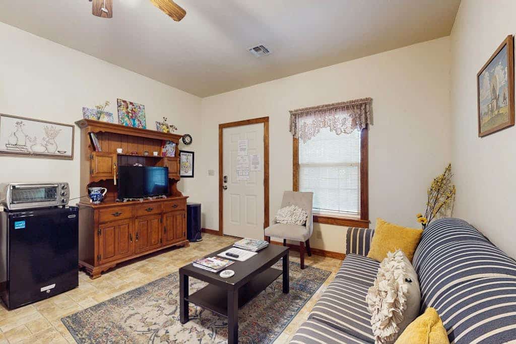 Cozy & Cute Cabin with Fenced Patio, Grill, AC & WiFi - Walkable Locale