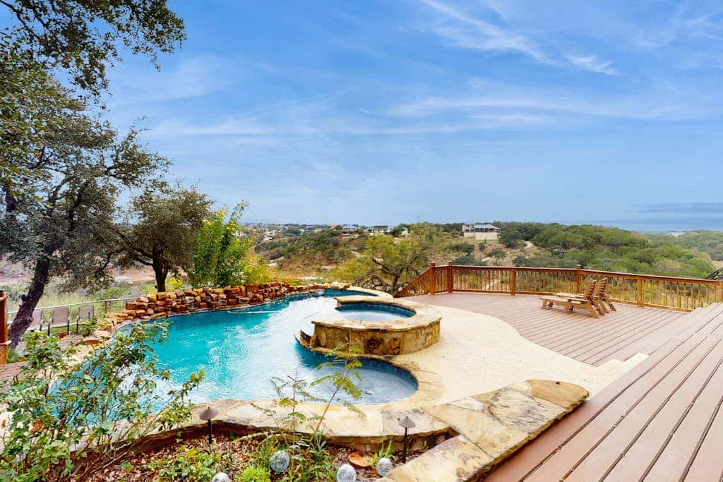 Spicewood Sunset Lake Villa