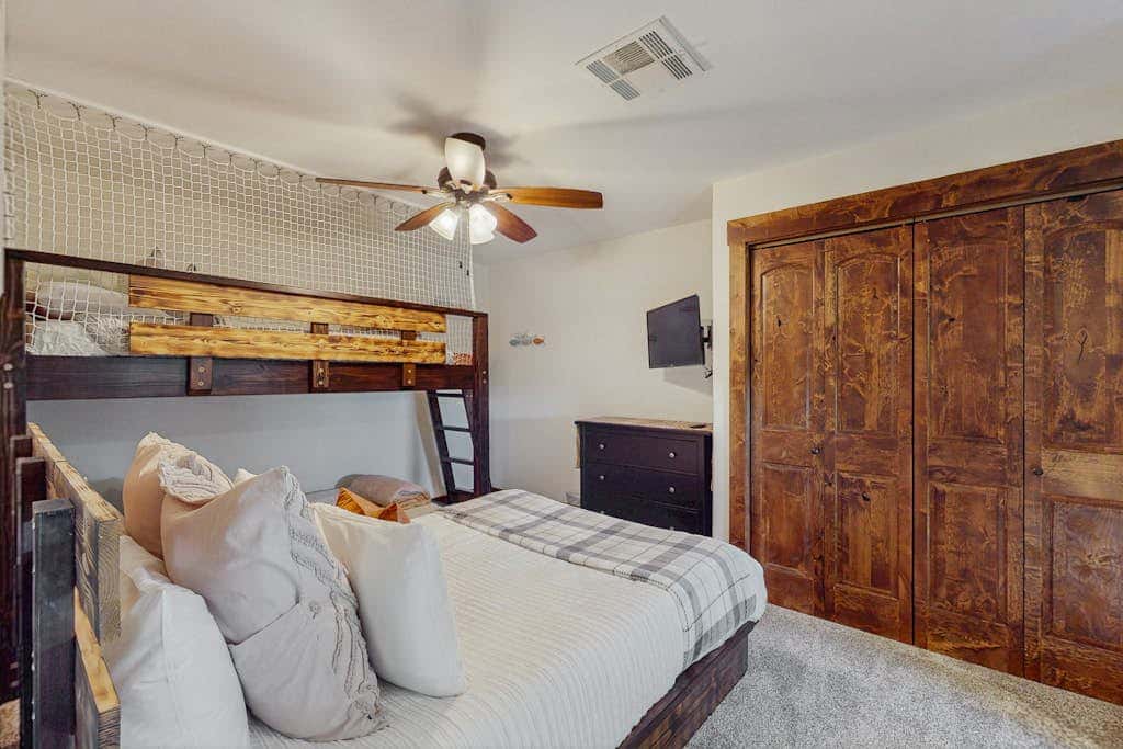 Spicewood Sunset Lake Villa