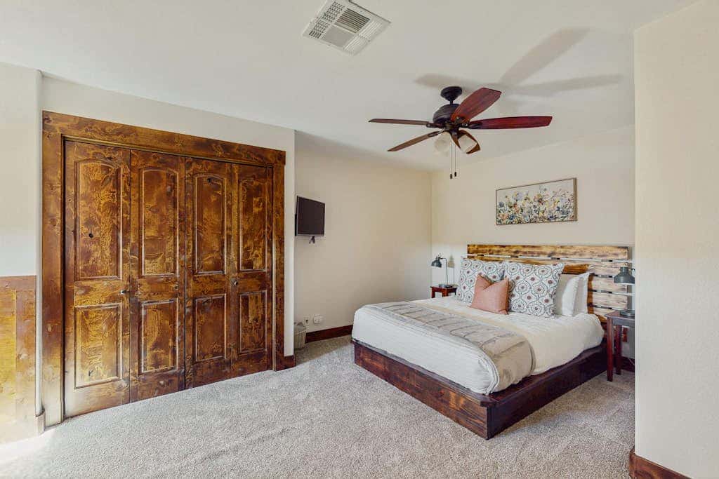 Spicewood Sunset Lake Villa