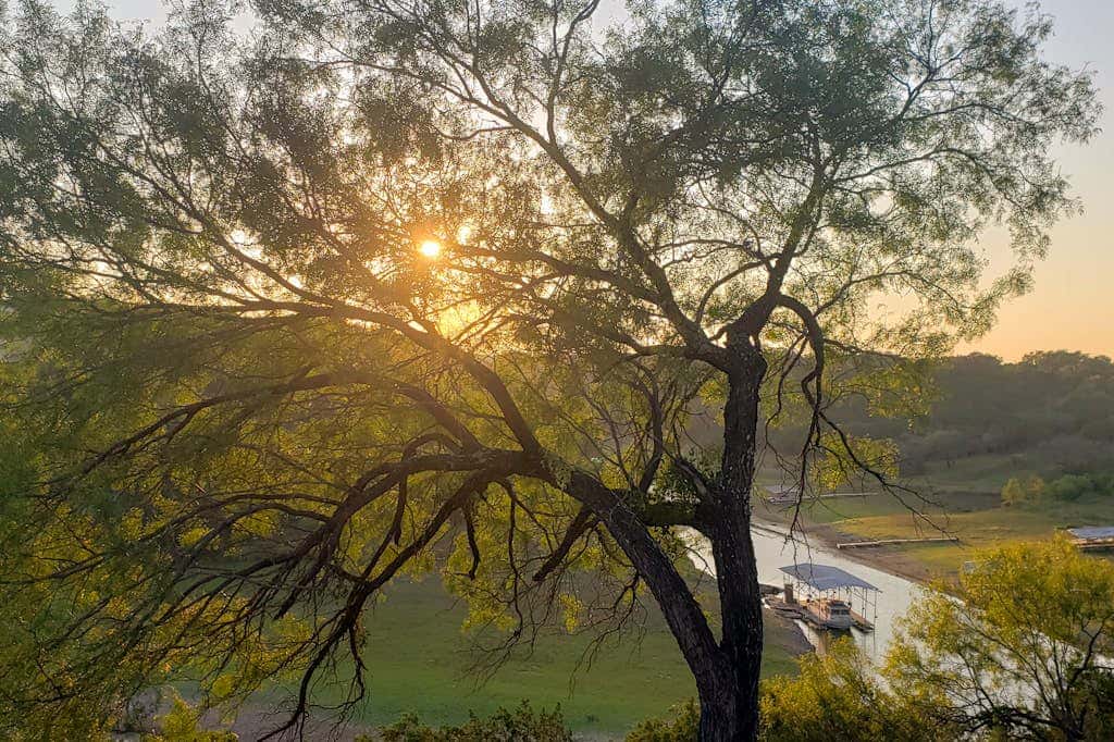Spicewood Sunset Lake Villa