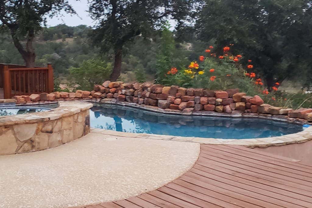 Spicewood Sunset Lake Villa