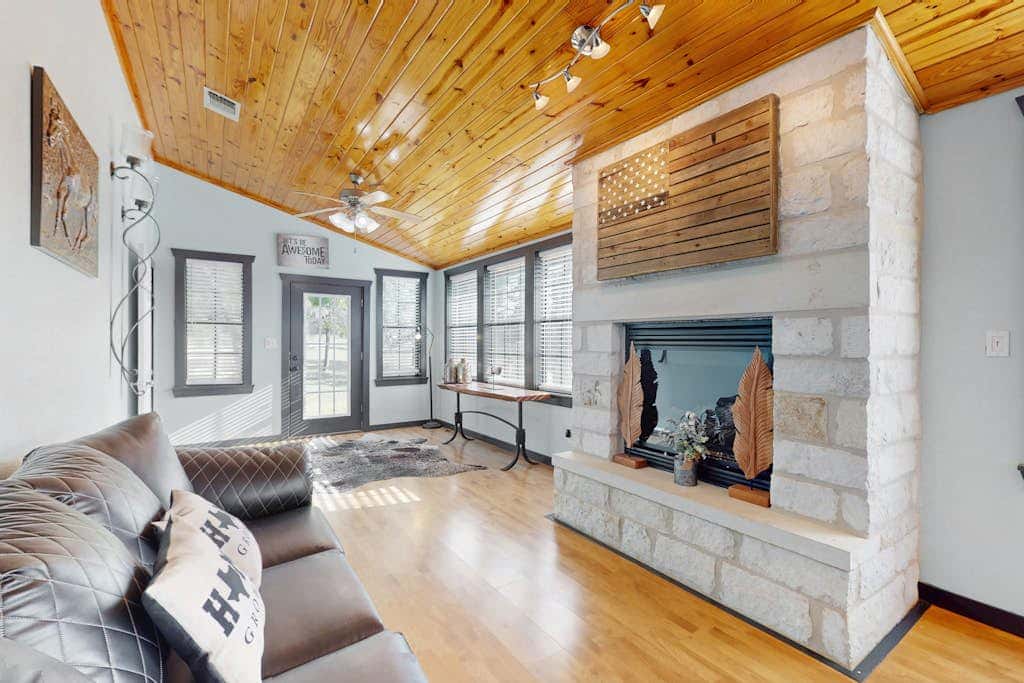Headquarters Hideaway