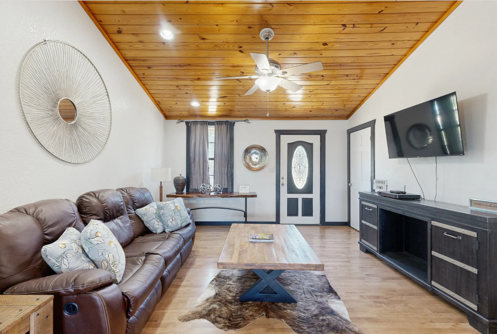 Headquarters Hideaway