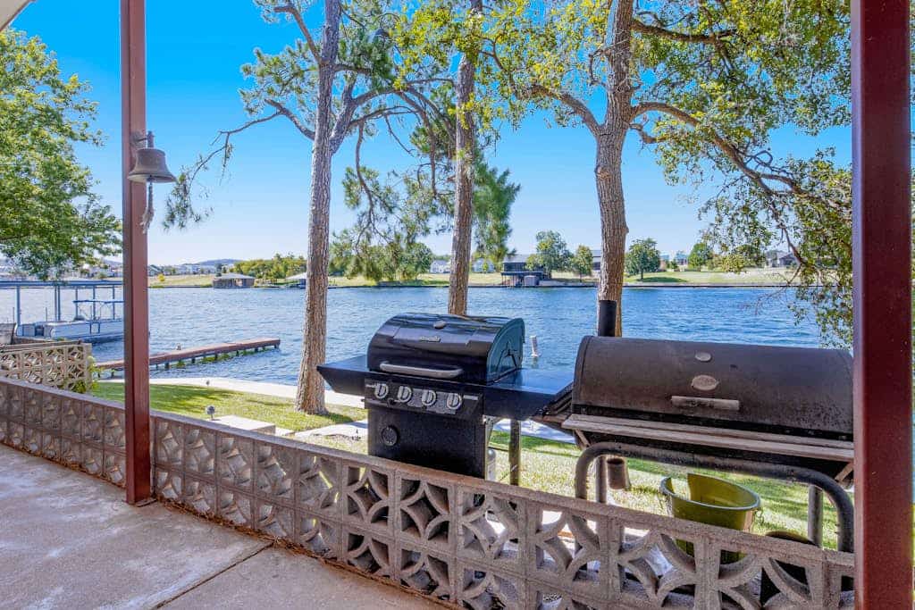 Multiple, dog-friendly waterfront homes with Lake LBJ views - snowbird-friendly