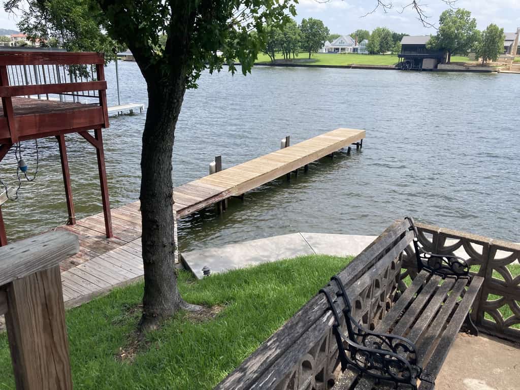 Multiple, dog-friendly waterfront homes with Lake LBJ views - snowbird-friendly