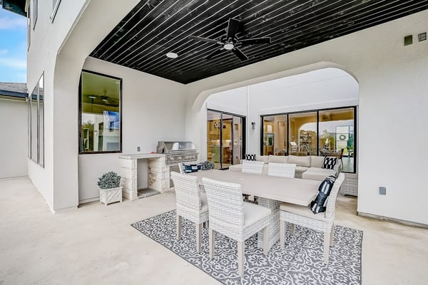 Exquisite dog-friendly home with balcony, enclosed yard, central AC, & W/D