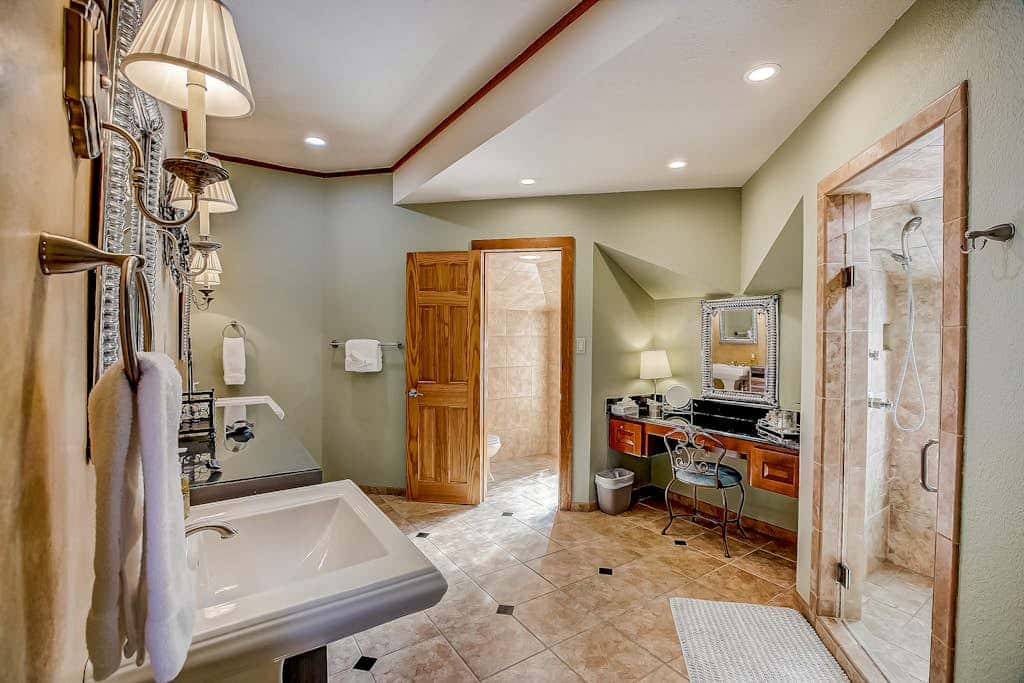 Stone Lodge