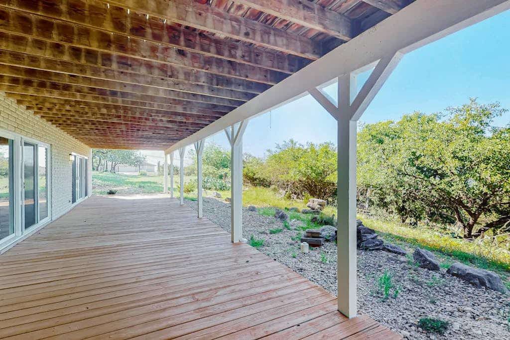 2-story home with covered patio, balcony, fireplace, streaming, great views, W/D