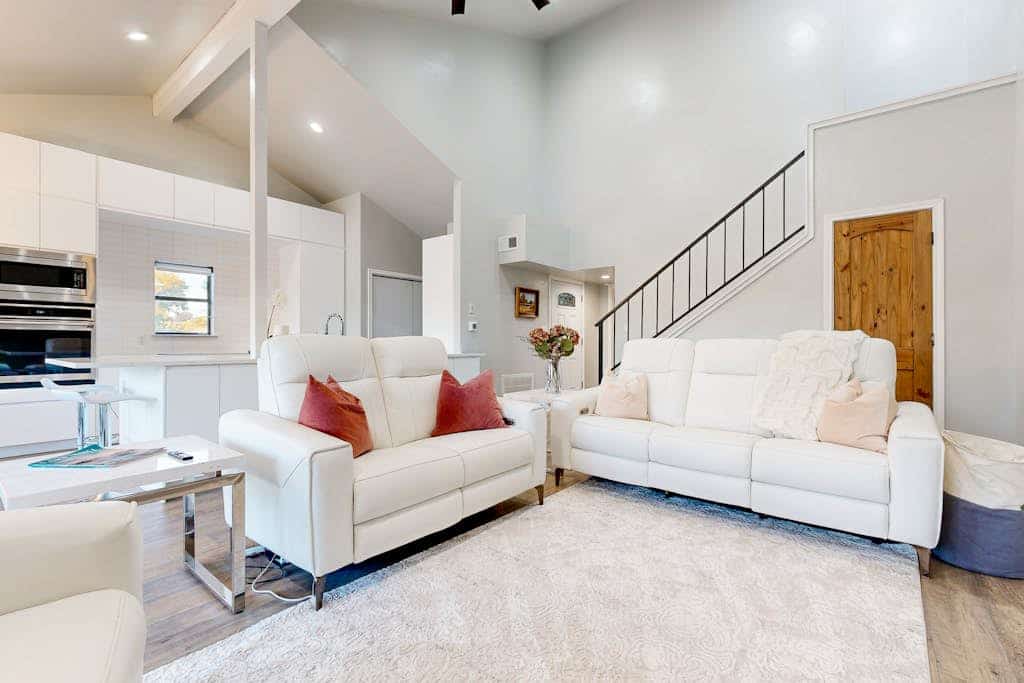 Lake LBJ Waterfront Escape | Fire Table + Patio | Pet Friendly