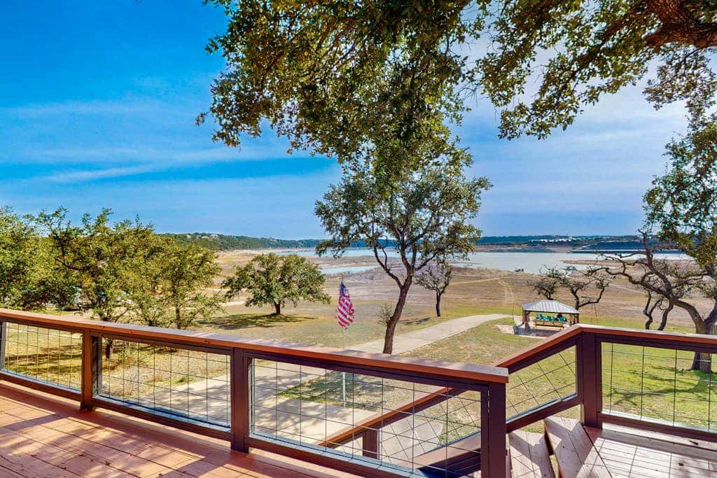 Lakefront Cottage