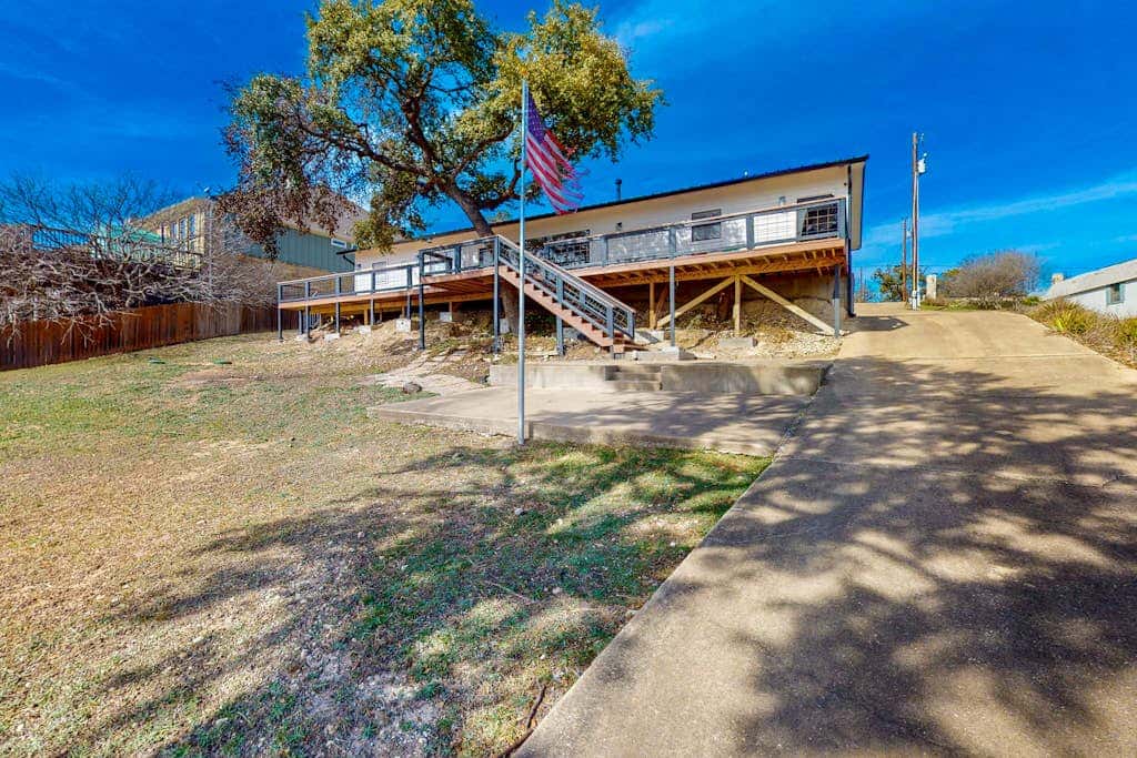 Lakefront Cottage