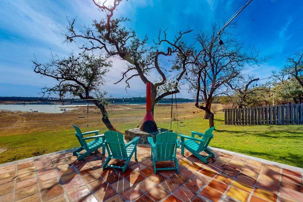 Lakefront Cottage