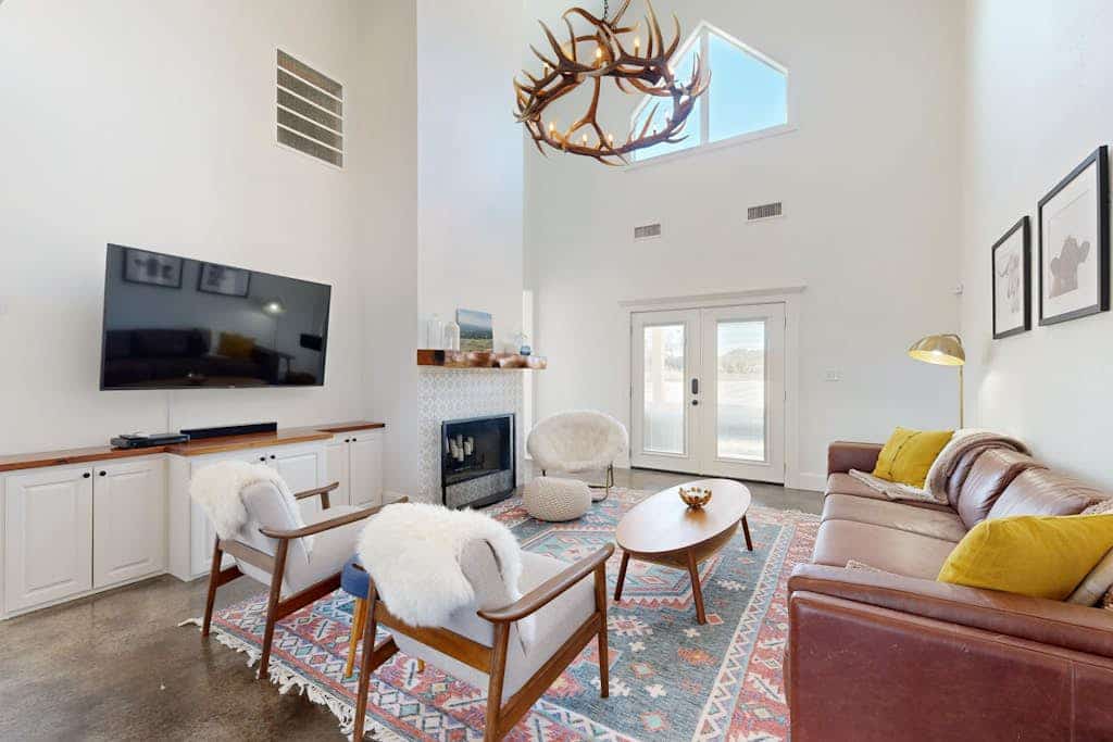 Hye Farmhouse Retreat | Wine Country | Fire Pit | Views