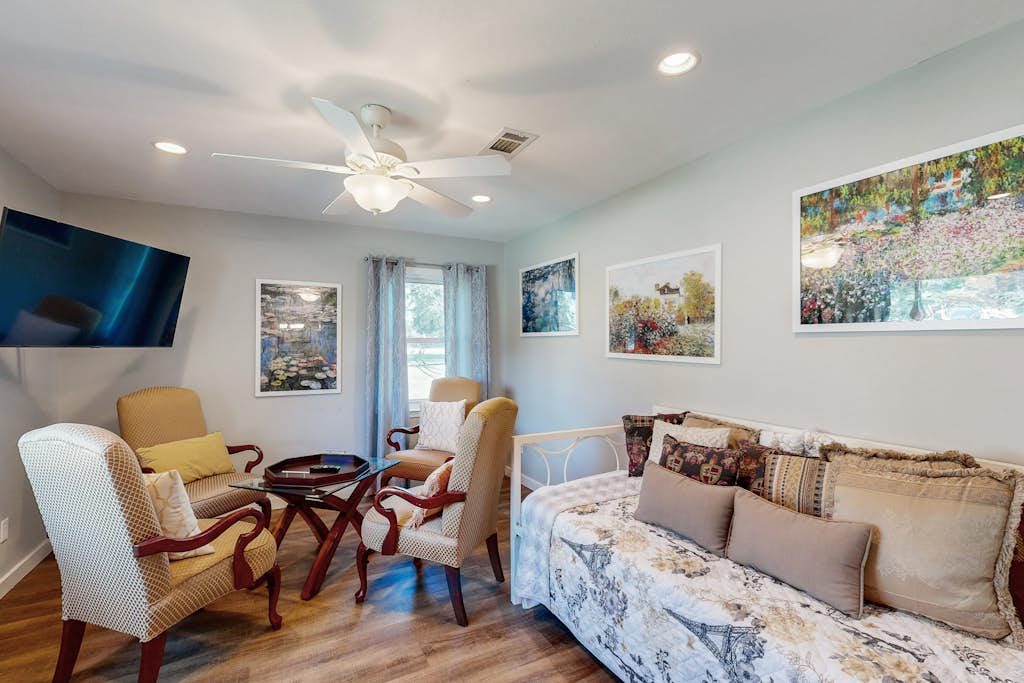 Belaire Bungalow