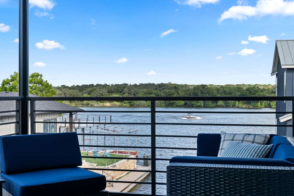 Multilevel spacious home with water access, full kitchen, balcony and BBQ