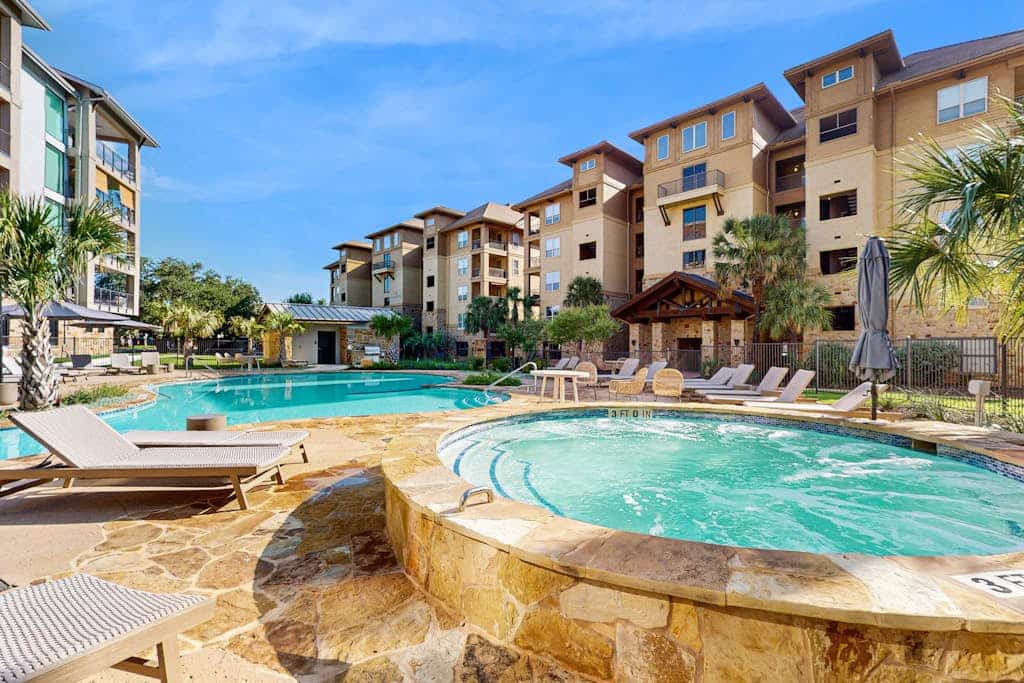 Stunning lakefront condo on Lake LBJ with private balconies - close to Yacht Club