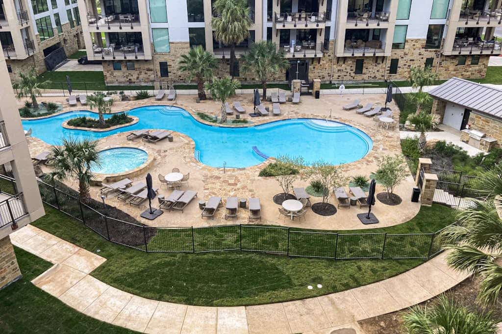 Stunning lakefront condo on Lake LBJ with private balconies - close to Yacht Club