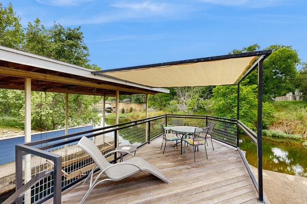 Two-story family-friendly house with big patio, BBQ, fire pit and water view