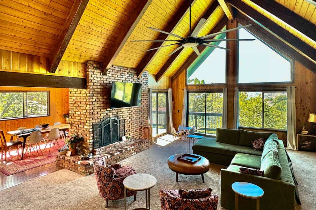 3BR/2.5BA home with views, yard, BBQ, game room, fireplace & EV charger