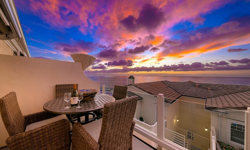 2-Story Townhouse, Ocean View Deck, Fireplace - Walk to Beach